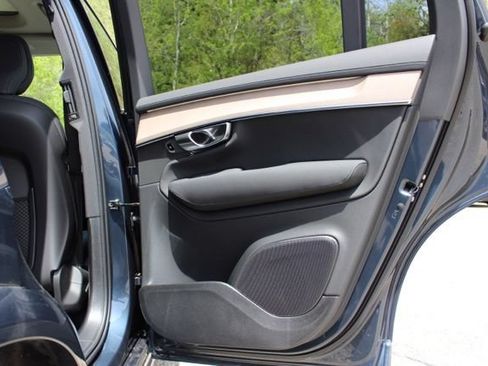New 2026 Volvo XC90 B5 Core AWD/4WD image 15