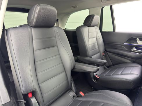 Used 2024 Mercedes-Benz GLS 580 4MATIC image 46