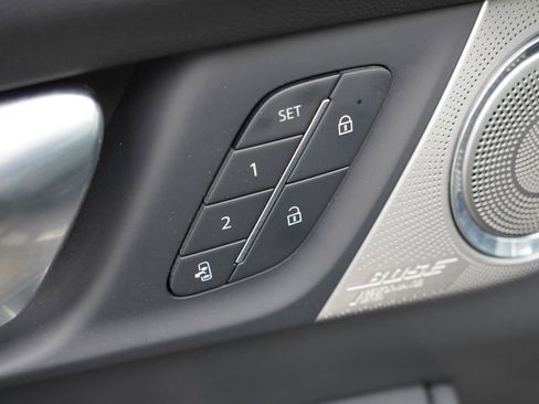 Used 2025 Buick Enclave Avenir AWD/4WD image 26