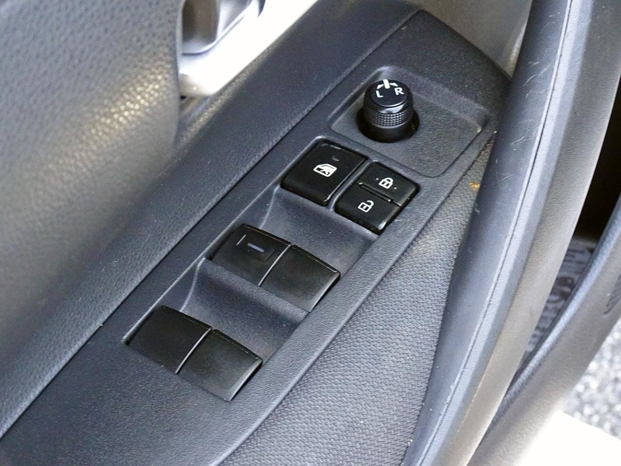 Used 2021 Toyota Corolla LE FWD image 16