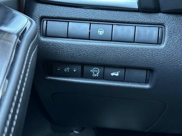 Used 2026 Nissan Rogue SV FWD image 32