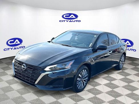 Used 2023 Nissan Altima 2.5 SV image 9