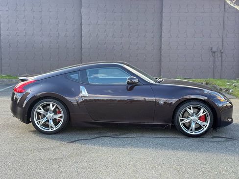 Used 2010 Nissan 370Z Coupe w/ Sport Pkg RWD image 2