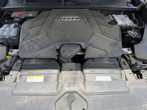 Used 2019 Audi Q8 Prestige AWD/4WD image 36