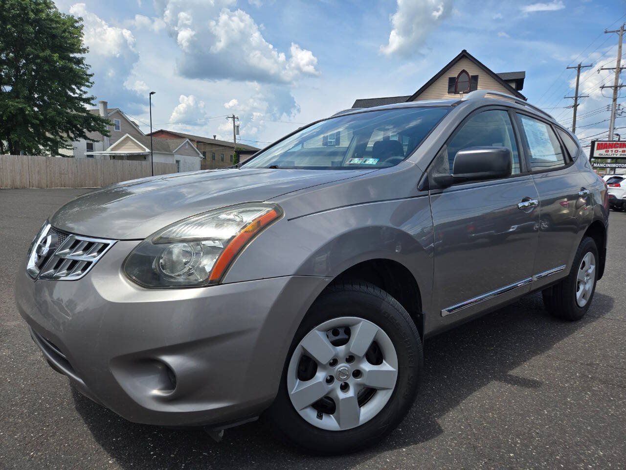 Used 2015 Nissan Rogue S w/ Convenience Package FWD image 2
