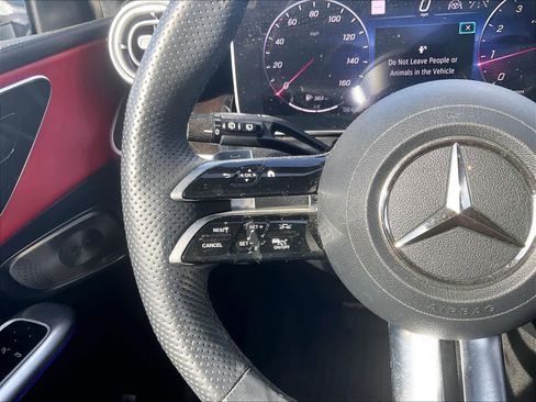 Used 2023 Mercedes-Benz GLC 300 4MATIC image 19