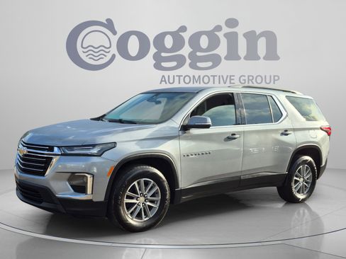 Used 2023 Chevrolet Traverse LT FWD image 1