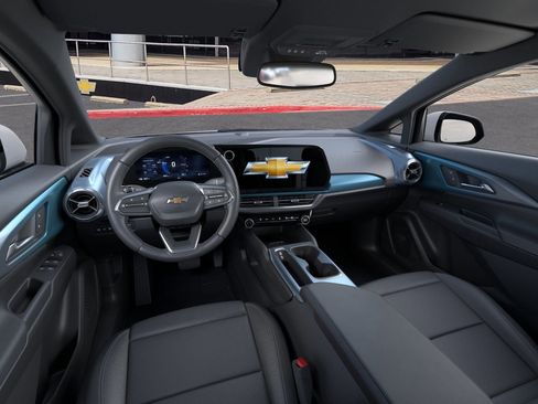 New 2026 Chevrolet Equinox EV LT image 15