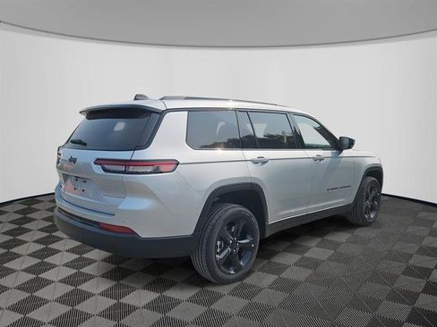 New 2025 Jeep Grand Cherokee L Altitude image 3