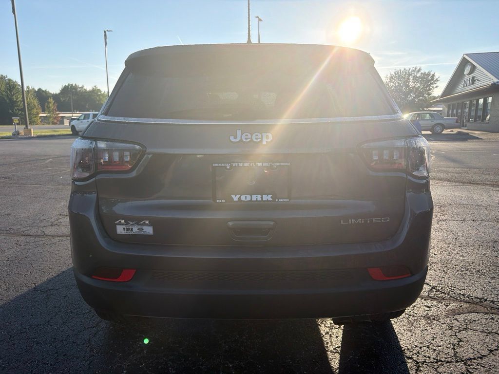 Used 2022 Jeep Compass Limited w/ Sun and Sound Group AWD/4WD image 5