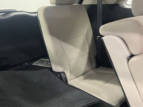 Used 2016 Kia Sorento LX w/ LX Convenience Package image 9