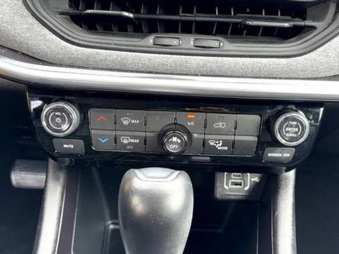 Used 2022 Jeep Compass Latitude AWD/4WD image 13