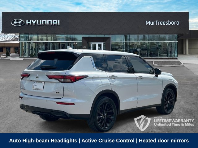 Used 2024 Mitsubishi Outlander SE Black Edition AWD/4WD image 6