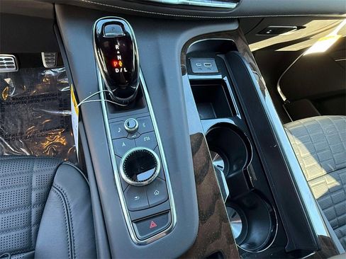 New 2024 Cadillac Escalade Premium Luxury Platinum image 15