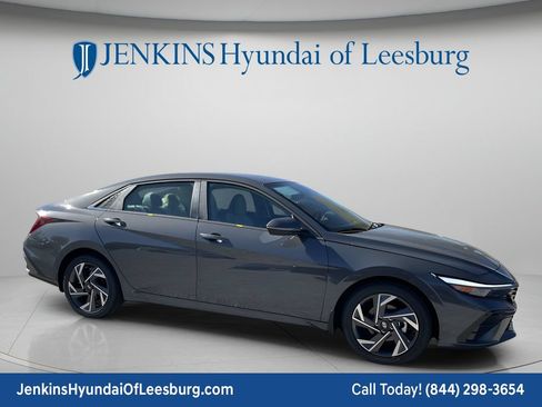New 2026 Hyundai Elantra Limited FWD image 2