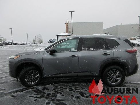 Used 2023 Nissan Rogue S image 8