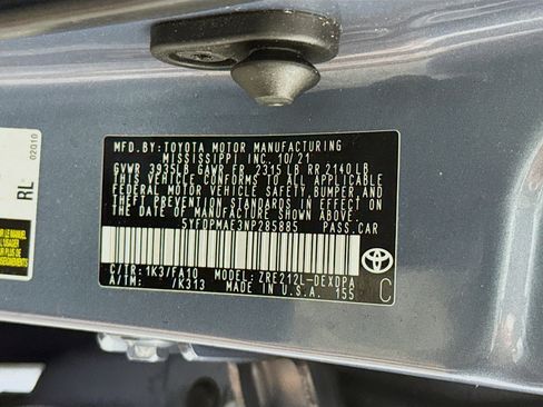 Used 2022 Toyota Corolla L image 38