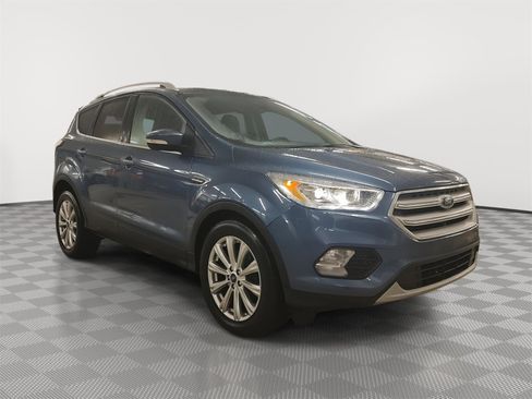 Used 2018 Ford Escape Titanium FWD image 4