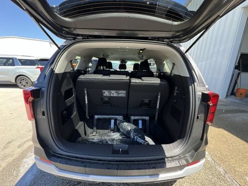 New 2026 Kia Carnival FWD image 25