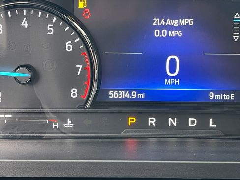 Used 2022 Ford Explorer XLT w/ Equipment Group 202A image 3