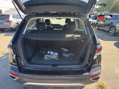 New 2025 Volkswagen Taos SE image 21