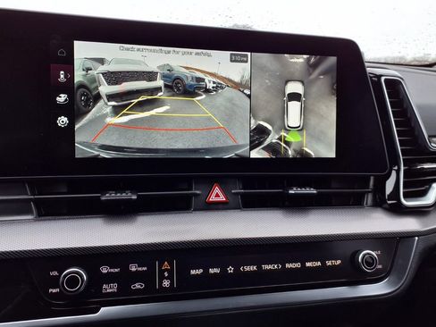 Used 2025 Kia Sportage SX Prestige image 17