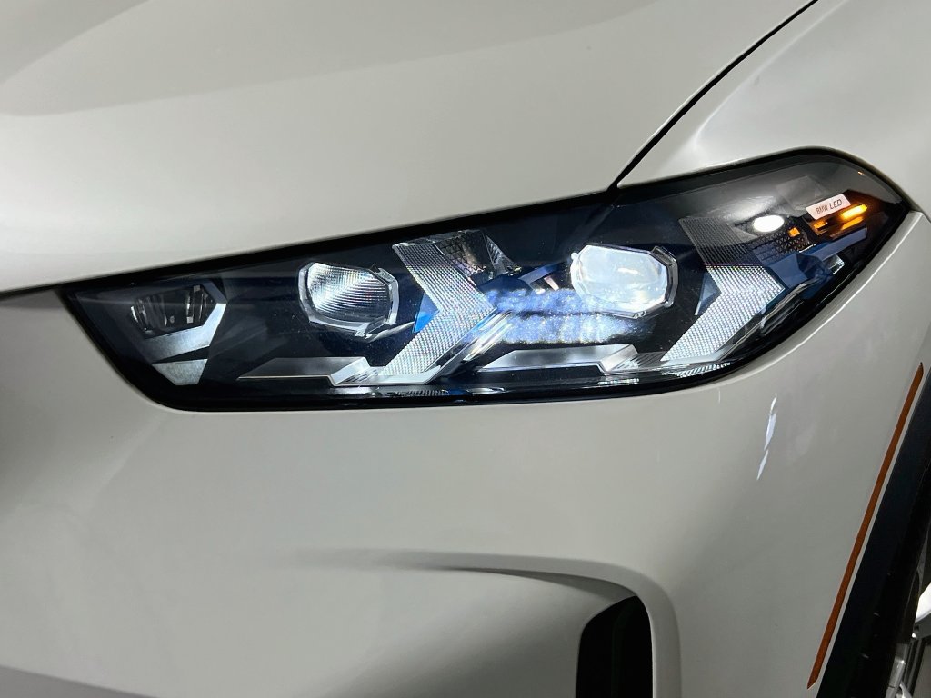 Used 2025 BMW X5 xDrive40i AWD/4WD image 9
