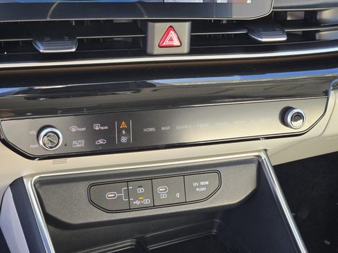 Certified 2025 Kia Carnival SX Prestige image 22