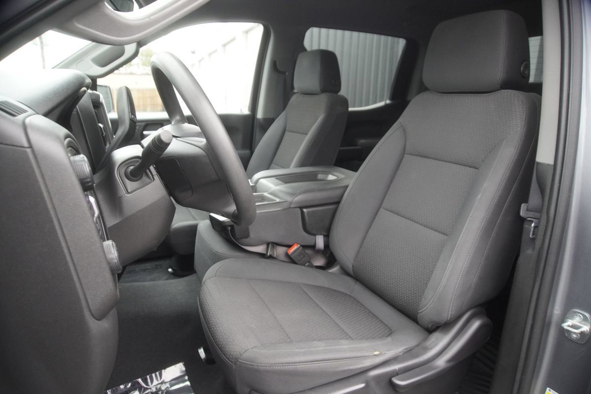 Used 2020 Chevrolet Silverado 1500 Custom w/ Custom Value Package AWD/4WD image 10