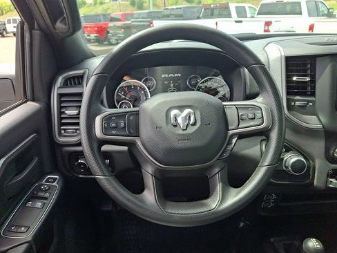Used 2024 RAM 2500 Tradesman w/ Chrome Appearance Group AWD/4WD image 18