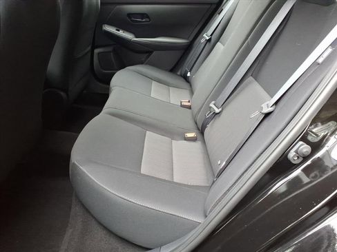 Used 2024 Nissan Sentra SV image 3