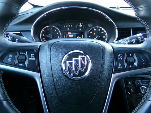 Used 2017 Buick Encore Premium image 17