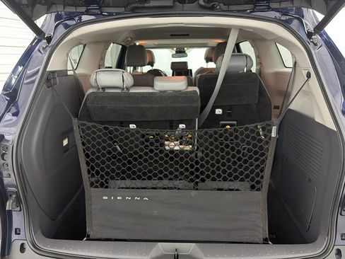 Used 2021 Toyota Sienna XLE FWD image 31