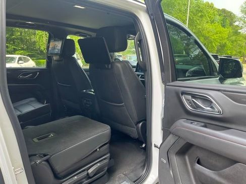 Used 2023 Chevrolet Suburban RST w/ Luxury Package AWD/4WD image 12