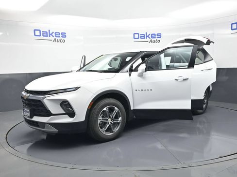 Used 2025 Chevrolet Blazer LT AWD/4WD image 53
