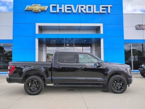 Used 2023 Ford F150 Lariat w/ Equipment Group 502A High AWD/4WD image 4