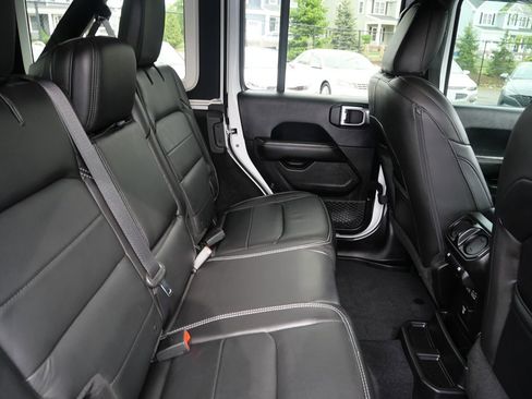 Used 2019 Jeep Wrangler Unlimited Sahara AWD/4WD image 29