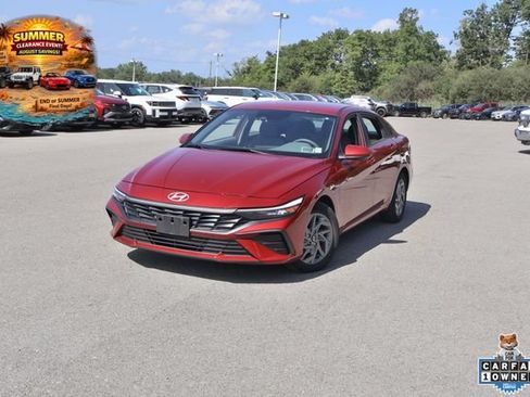 Used 2024 Hyundai Elantra SEL FWD image 1