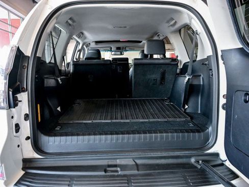 Used 2016 Lexus GX 460 image 21