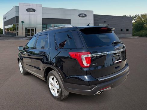 Used 2018 Ford Explorer XLT w/ Equipment Group 202A FWD image 8