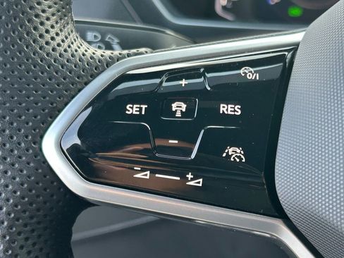 Used 2024 Volkswagen Tiguan SEL R-Line image 26