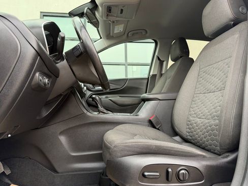 Used 2018 Chevrolet Equinox LT image 11