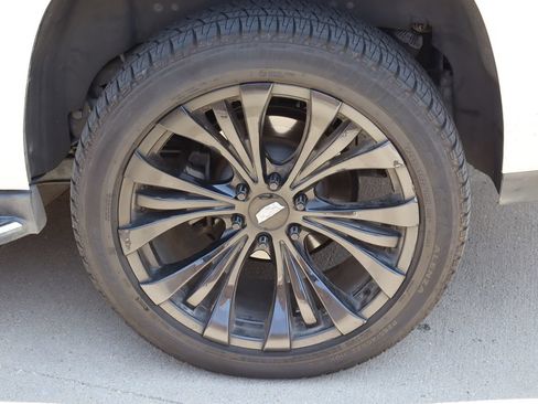 Used 2017 Cadillac Escalade Luxury AWD/4WD image 33