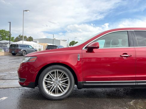 Used 2016 Lincoln MKT AWD w/ Equipment Group 201A image 10