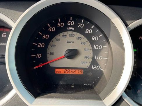 Used 2010 Toyota Tacoma 4x4 Access Cab V6 image 12