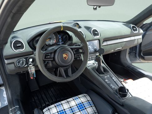 Used 2023 Porsche 718 Cayman GT4 RS RWD image 64