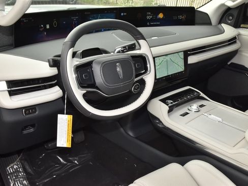 New 2026 Lincoln Navigator Reserve w/ Jet Appearance Package AWD/4WD image 37