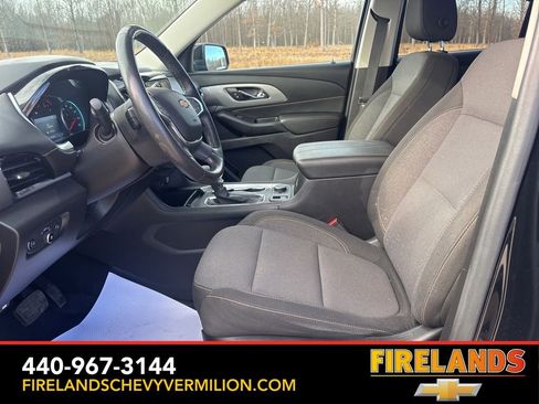 Used 2021 Chevrolet Traverse LT image 13