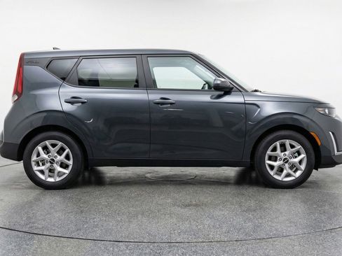 Used 2025 Kia Soul LX w/ LX Technology Package image 11