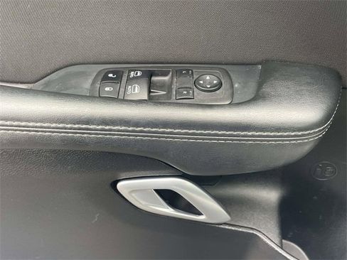 Used 2023 Dodge Challenger SXT image 13